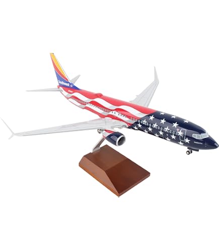 Amazon.com: Skymarks Daron 737-800 Southwest Airplane Model with